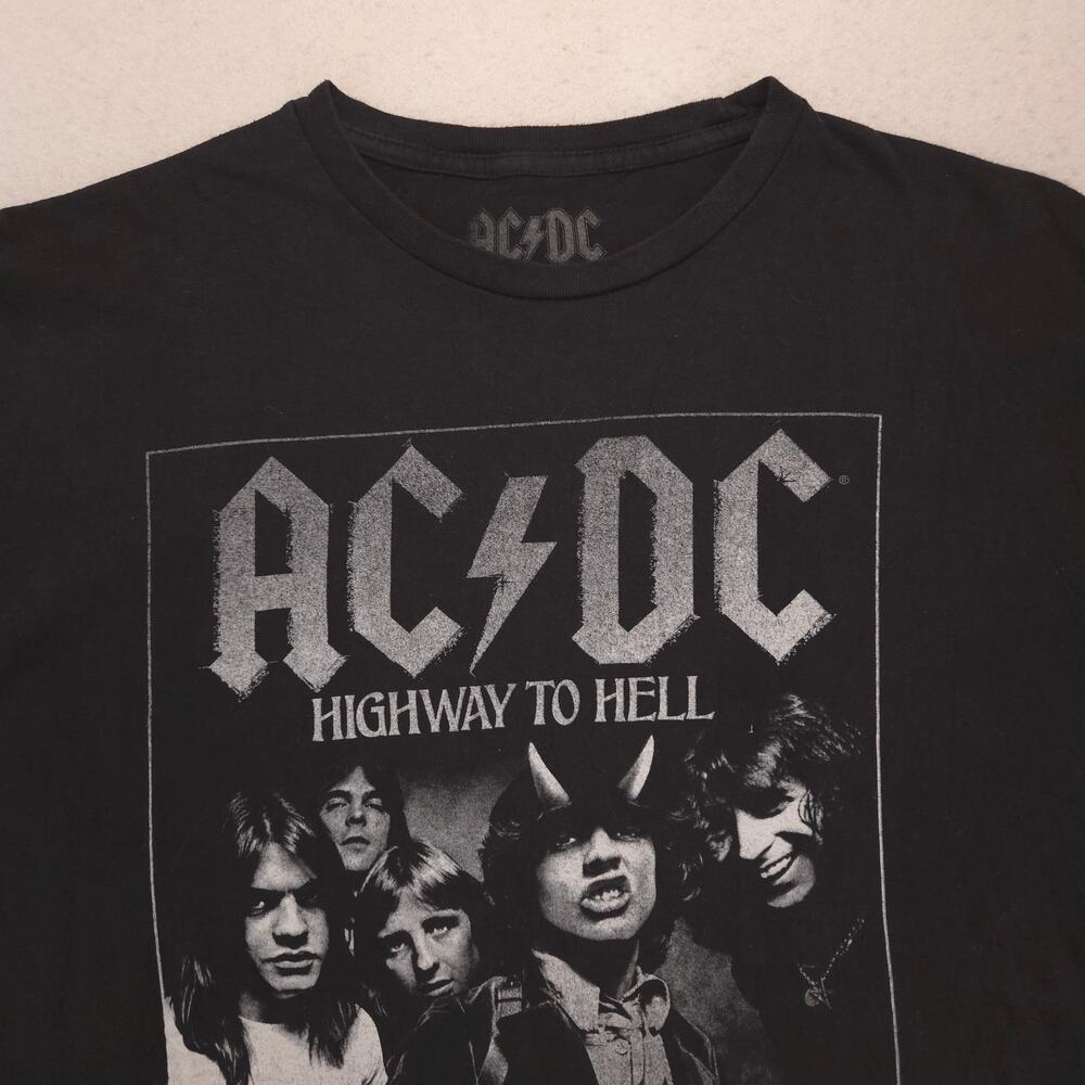 ACDC Band Crew Neck Short Sleeve Graphic T Shirt Mens Size Large L Black Gray